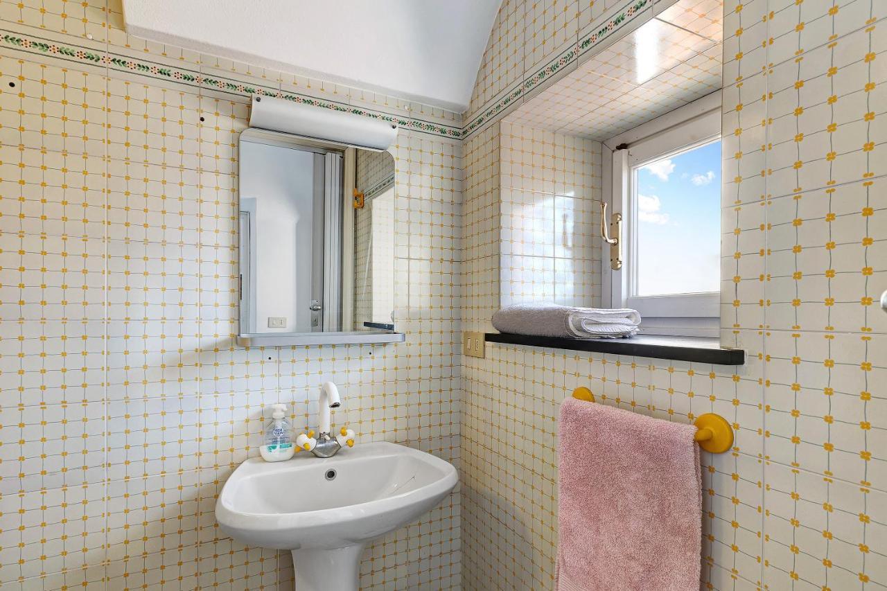 Residenza Stoechas White Apartment Albenga Luaran gambar