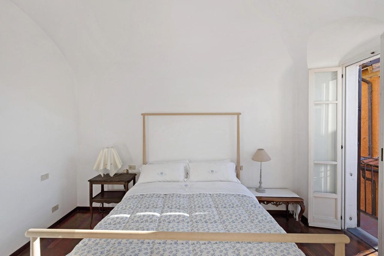Residenza Stoechas White Apartment Albenga Luaran gambar
